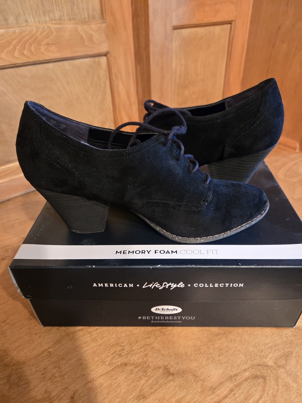 Dr. Scholl's Black Suede Lace-Up Low Block Heel Oxfords
